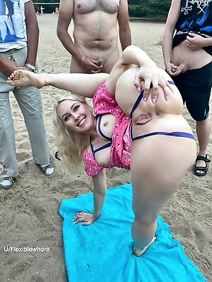 I Go To A Public Beach Naked Because I Love When A Lot Of Guys Masturbate To MeðŸ˜‹